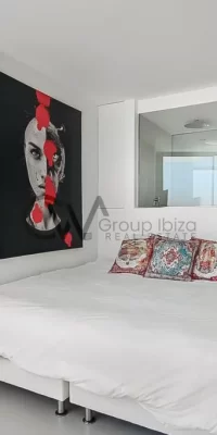 Exquisitely refurbished 2-bedroom, 2-bathroom penthouse in Ibiza Town
