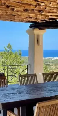 Lujosa casa reformada con vistas panorámicas al mar y al atardecer en Benimussa