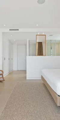 Luxe appartement met 4 slaapkamers in Talamanca met prachtig uitzicht op zee