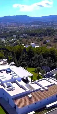 Finca Histórica de 400 Años con Vistas Panorámicas a Formentera