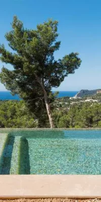 Espectacular Villa Moderna con Vistas Panorámicas al Mar en Es Cubells