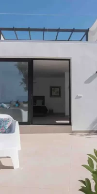Moderne gerenoveerde villa in Cala Moli met fantastisch uitzicht op zee