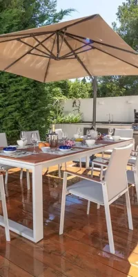 Nieuw huis gelegen in Cap Martinet met verhuurlicentie