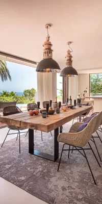 Nieuw huis gelegen in Cap Martinet met verhuurlicentie