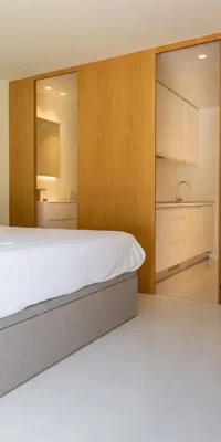 Nieuw huis gelegen in Cap Martinet met verhuurlicentie