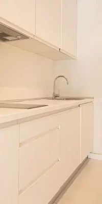 Nieuw huis gelegen in Cap Martinet met verhuurlicentie