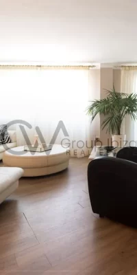 Lujoso Apartamento de 4 Dormitorios con Vistas Costeras en Talamanca