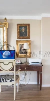 Lujoso Apartamento de 4 Dormitorios con Vistas Costeras en Talamanca