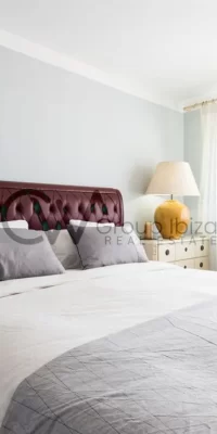 Lujoso Apartamento de 4 Dormitorios con Vistas Costeras en Talamanca