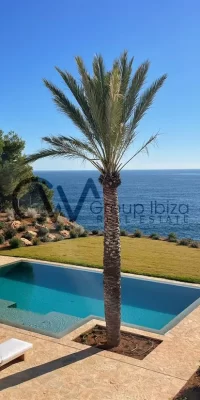 Exquisite Frontline Villa in San Carlos de Ibiza
