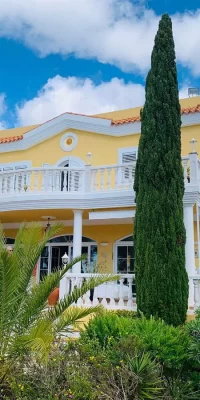 Exquisita villa de estilo andaluz en San Carlos