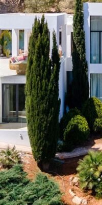 Elegante villa moderna con impresionantes vistas al mar